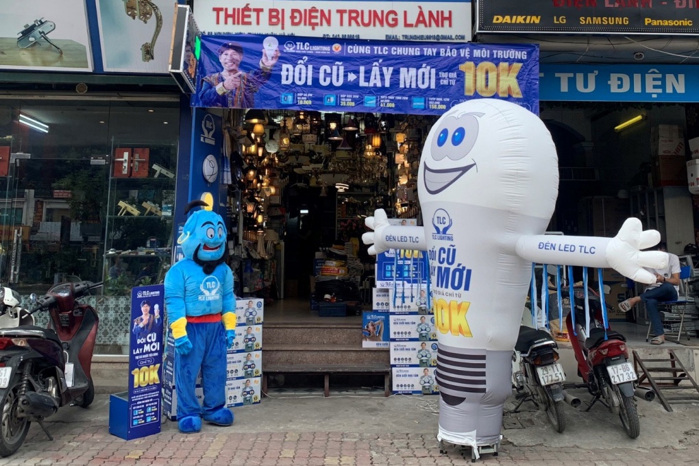 TLC THU GOM BÓNG ĐÈN CŨ NHẰM BẢO VỆ MÔI TRƯỜNG